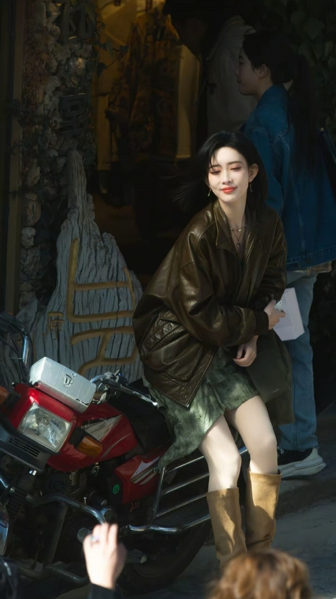 起猛了动画三线建模像孟子义易飒这建模简直是孟子义二次元分身，饱满眉弓+灵动杏