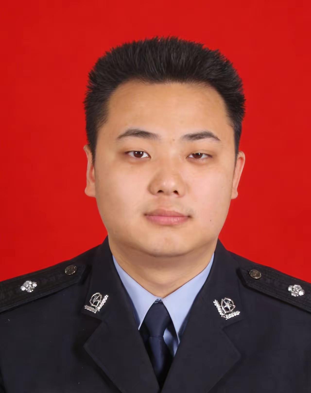 张帆，1981年7月生，中共党员，2000年参加公安工作，现任北京市公安局朝阳分