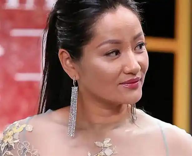 张艺谋当年正眼都没瞧过瞿颖，问了两句就想打发走。原本安红这个角色根本不属于她，北