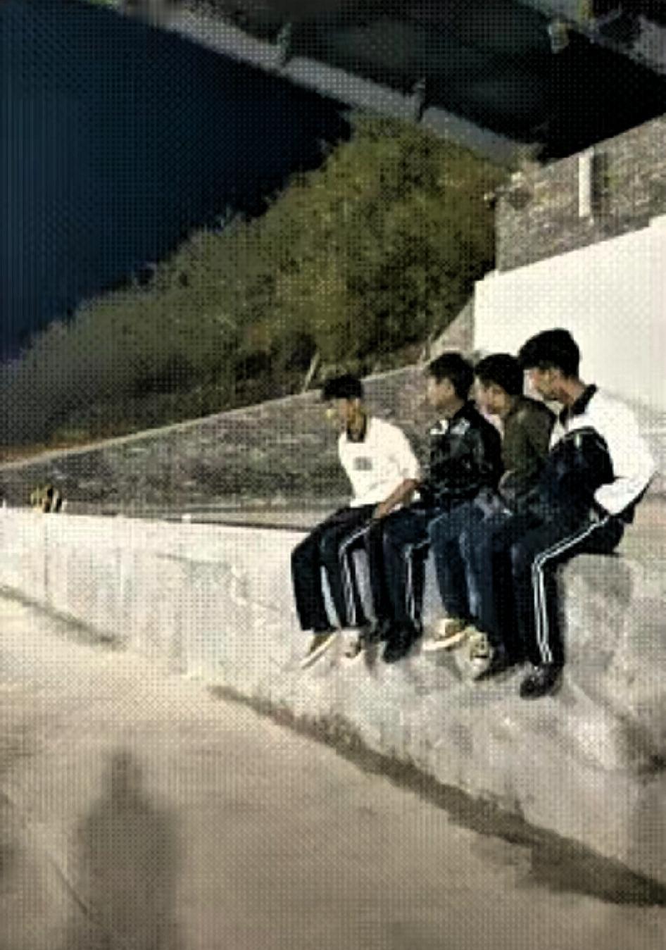 “没想到上人民日报了！”近日，云南，普洱七名高中男生下晚自习，晚风裹着点凉意，路