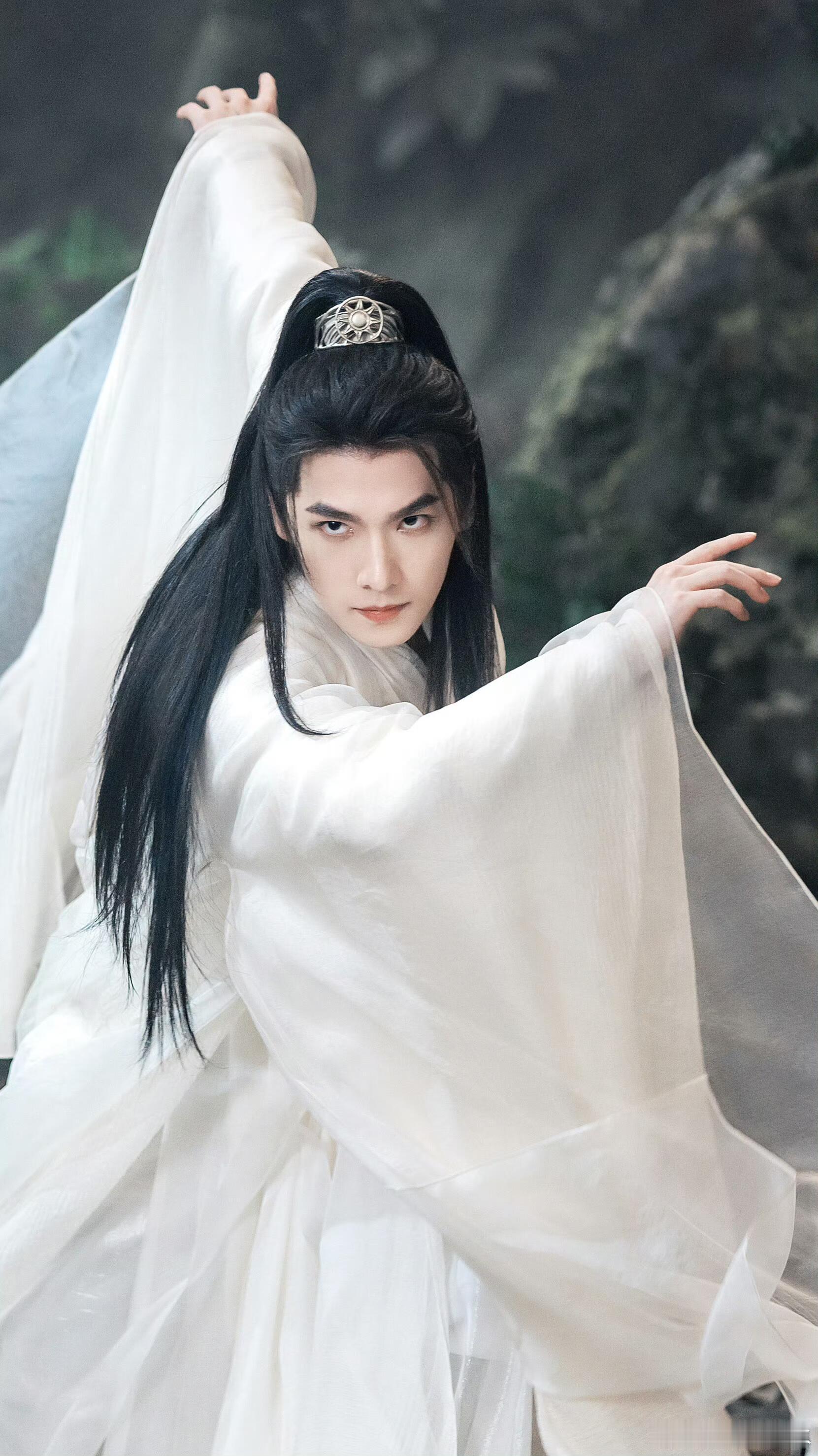 杨洋这眼神太绝了从懵懂到凌厉杨洋会用眼睛讲故事建议查查杨洋是