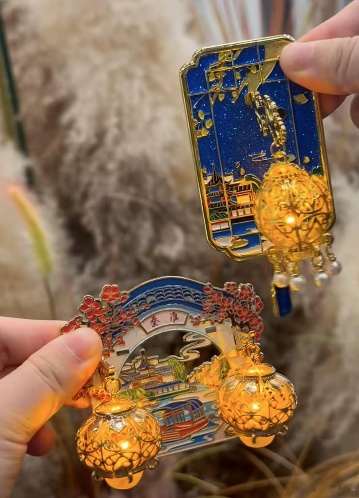 景区买东西前千万要砍价现在在南京夫子庙旅游看到了一个冰箱贴，非常的漂亮，但是他要