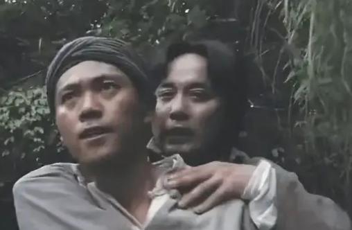 1929年，农民冒着死亡的危险救下毛主席，为了感谢他，毛主席留给他一张字条：“等
