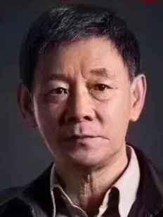 人民的名义表面上是赵家班的反腐。其实需要重点关注的是陈岩石和郑西坡的狗苟蝇营。