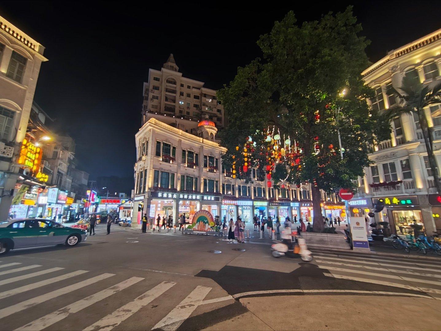 厦门中山路步行街，也是百年老骑楼。厦门·厦门中山路步行街