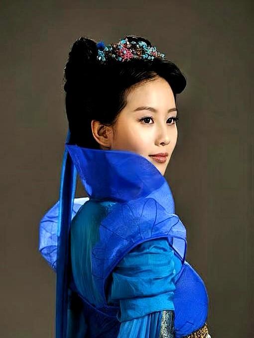 今晚肯定有人睡不着了。一个影视颁奖礼，白鹿凭《白月梵星》拿了奖，呼声很高的刘