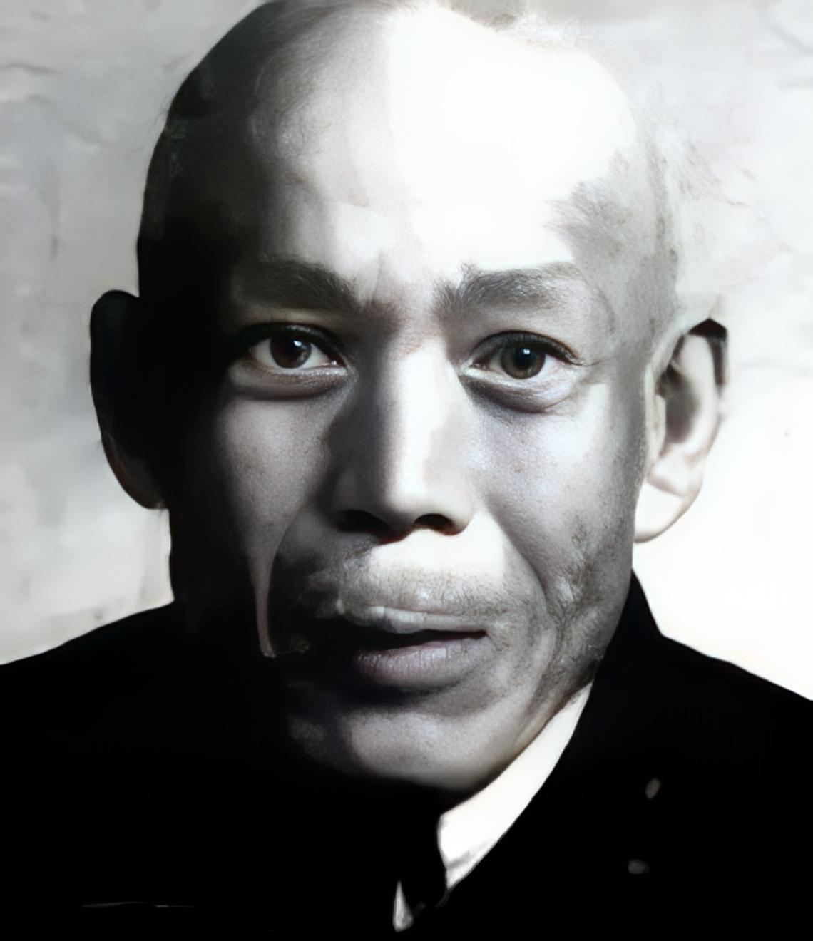 1960年春天，湖北咸宁老红军罗忠文来到中南海新华门，告诉执勤警卫，他要找“老
