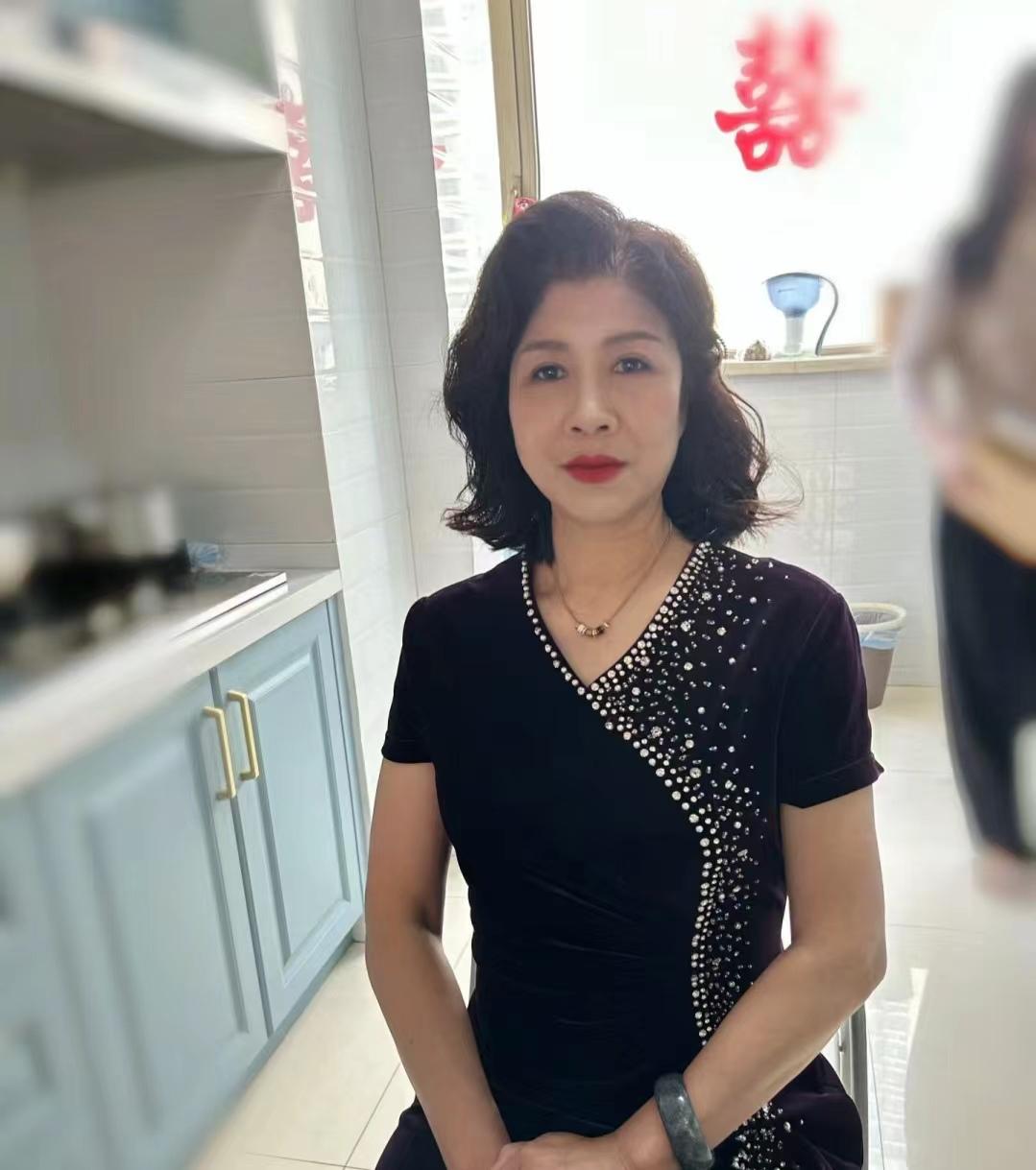 我单身九年了，九年前那个陪我一起过苦日子的他生病离开。他离开后，有关系不错的就