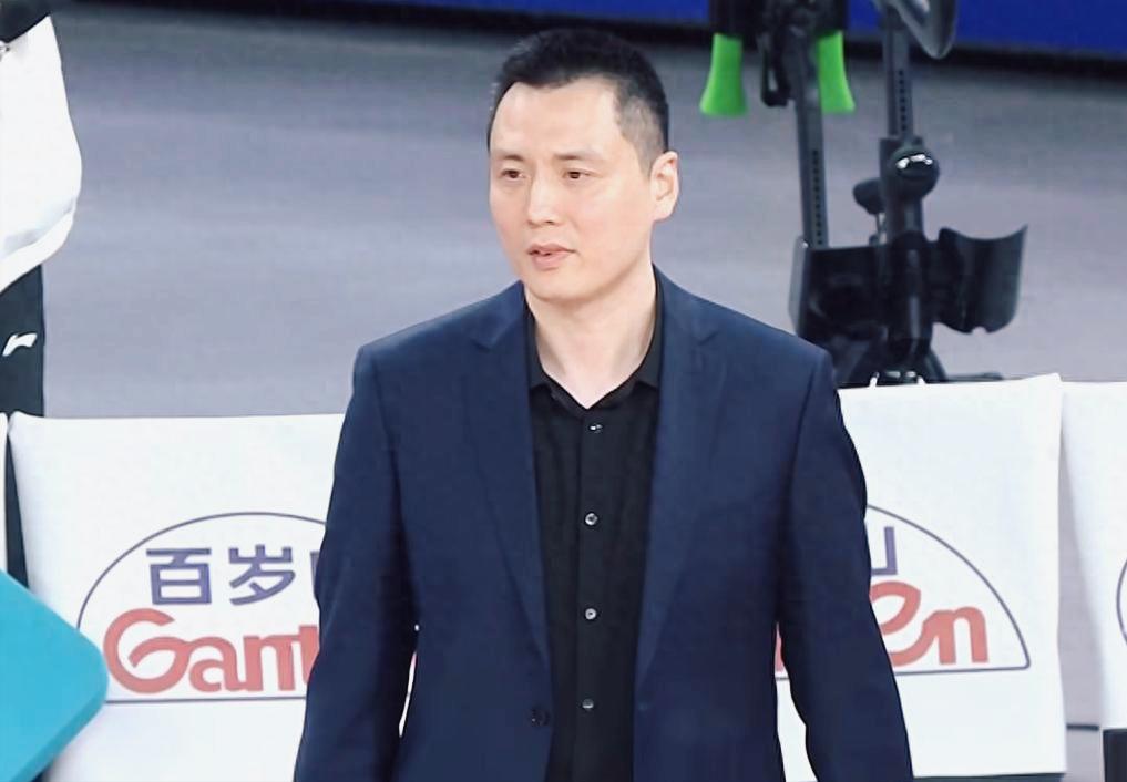 兄弟们，今晚上海队这场球，看得我直呼好家伙！这简直就是明摆着告诉你：哪怕我手感再