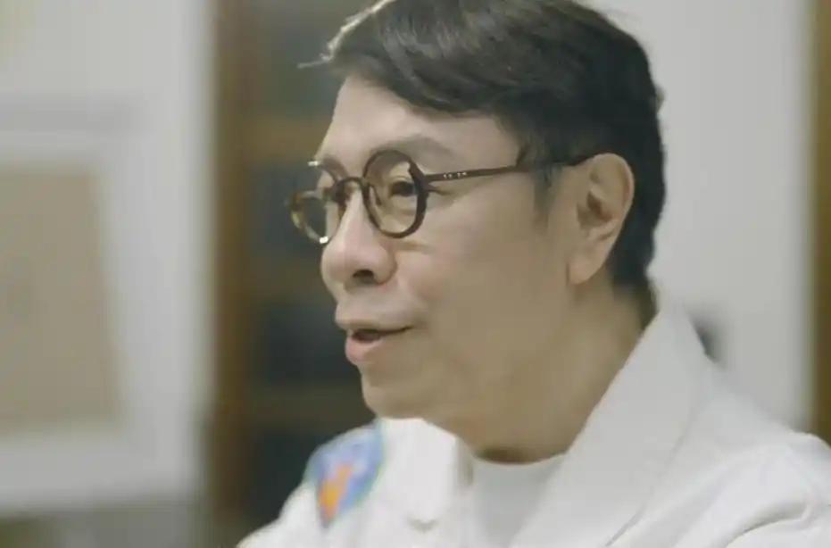 我发现个问题：蔡康永事件从发生到现在，岛内不管是蓝的绿的白的，居然都尿到一个壶里
