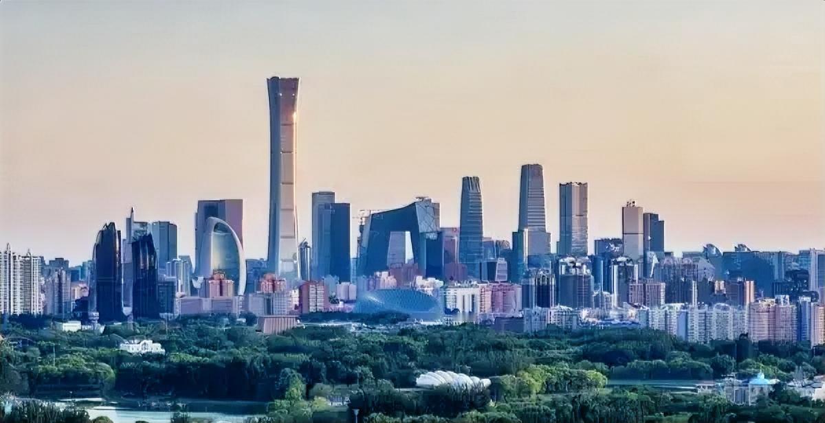 看了新闻，百思不得其解:你说这北京城，怎么偏偏是“五环”，成了决定能不能买房