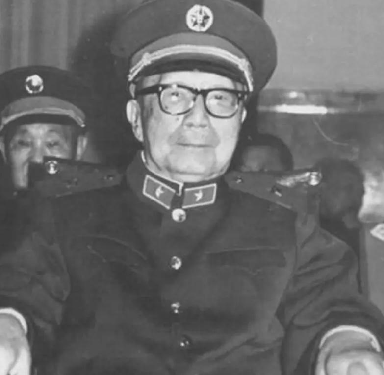 87岁的聂荣臻元帅接受采访时，当谈到彭老总时，他满是敬重：感慨长征时期彭老总不过