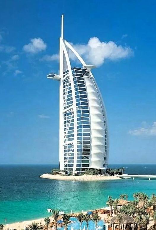 迪拜帆船酒店，被誉为“全球唯一的七星级酒店”。 是很多旅游者心中＂此生必打