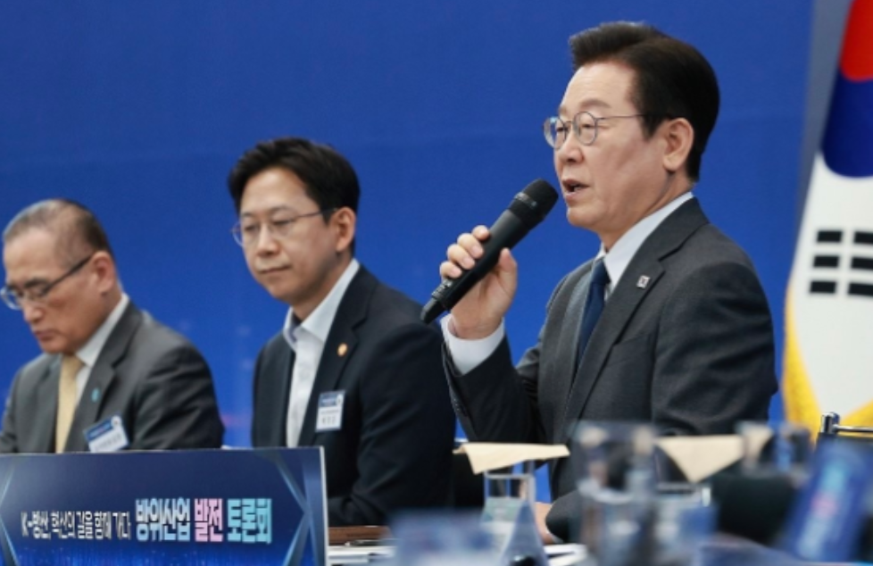 不要美军，韩国下决心了当地时间20日，李在明在出席国防工业发展研讨会时表示：即