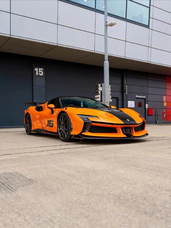 FerrariSF90XX，这配色有点迈凯伦啊