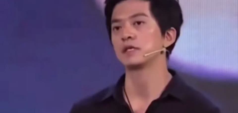 李健离开水木年华只因卢庚戌的一句话李健：我觉得卢庚戌当时可能说的是一句气话。