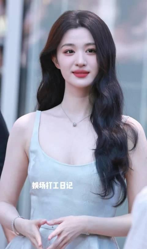 王楚然三里屯Dior活动生图📷微博夏日颜究所夏日共创星计划​​​