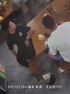 “绝了！”四川雅安，一大爷进饭馆，不找座位坐下，也不点菜，就试探问了句“谁是老