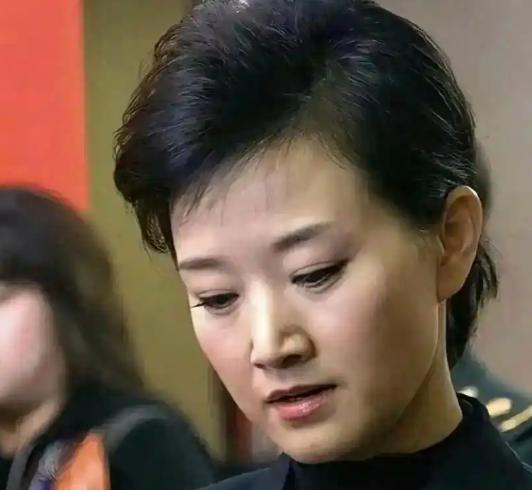 1992年，新婚当晚，宋祖英就坦诚地跟丈夫罗浩说：“我打算不要孩子，做丁克。”这