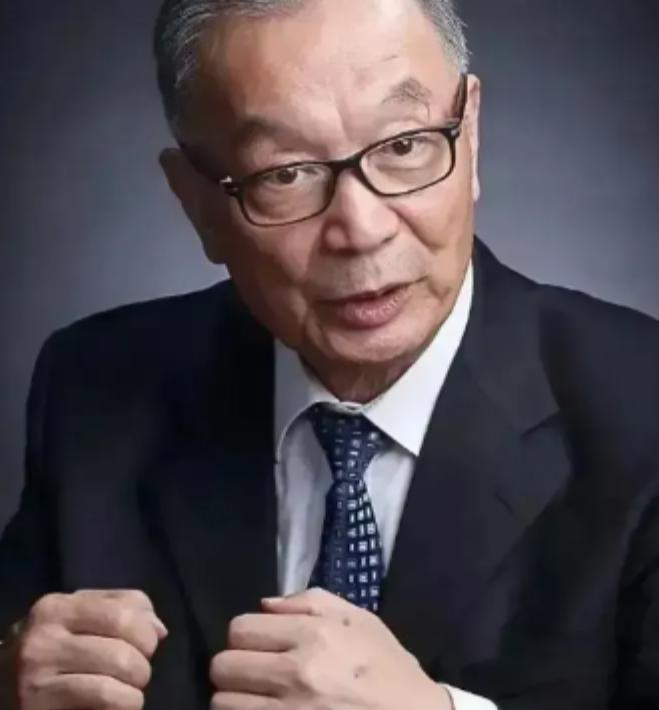 温铁军一语惊人：“我们为什么一定要走西方那条老路呢？把农民都赶进城，在城市搞低收