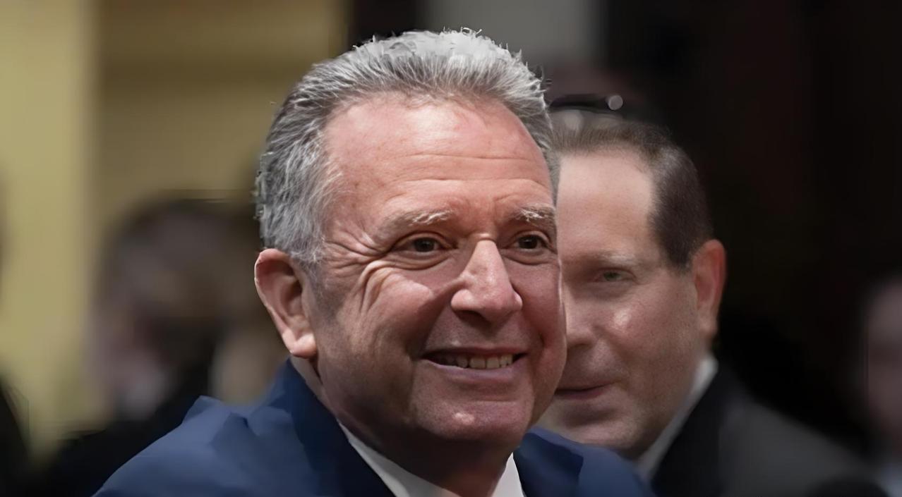 白宫上演“碟中谍”大戏，特朗普一句话化解！美国彭博社前几天突然爆料了白宫的总统