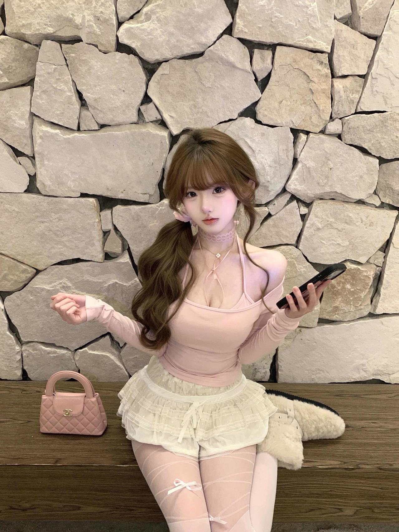 ⸝⋆𝑝𝑖𝑛𝑘₊˚⊹🍧这个位置穿芭蕾粉好出片！！是很幸运的一晚~