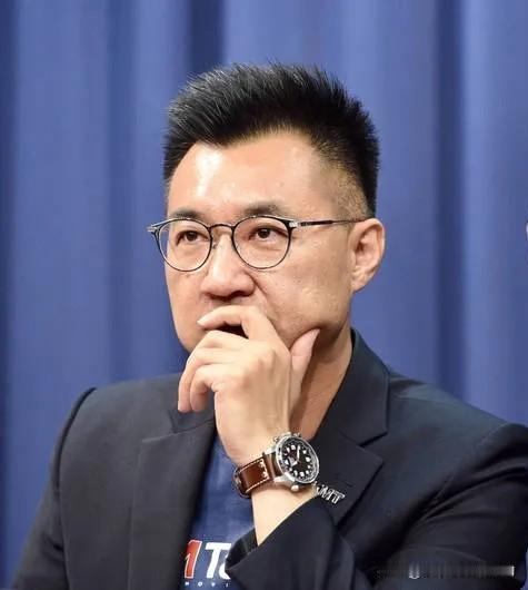 江启臣承认卢秀燕支持自己，“一切尽在不言中”。江启臣近日表态，自己八年前就表