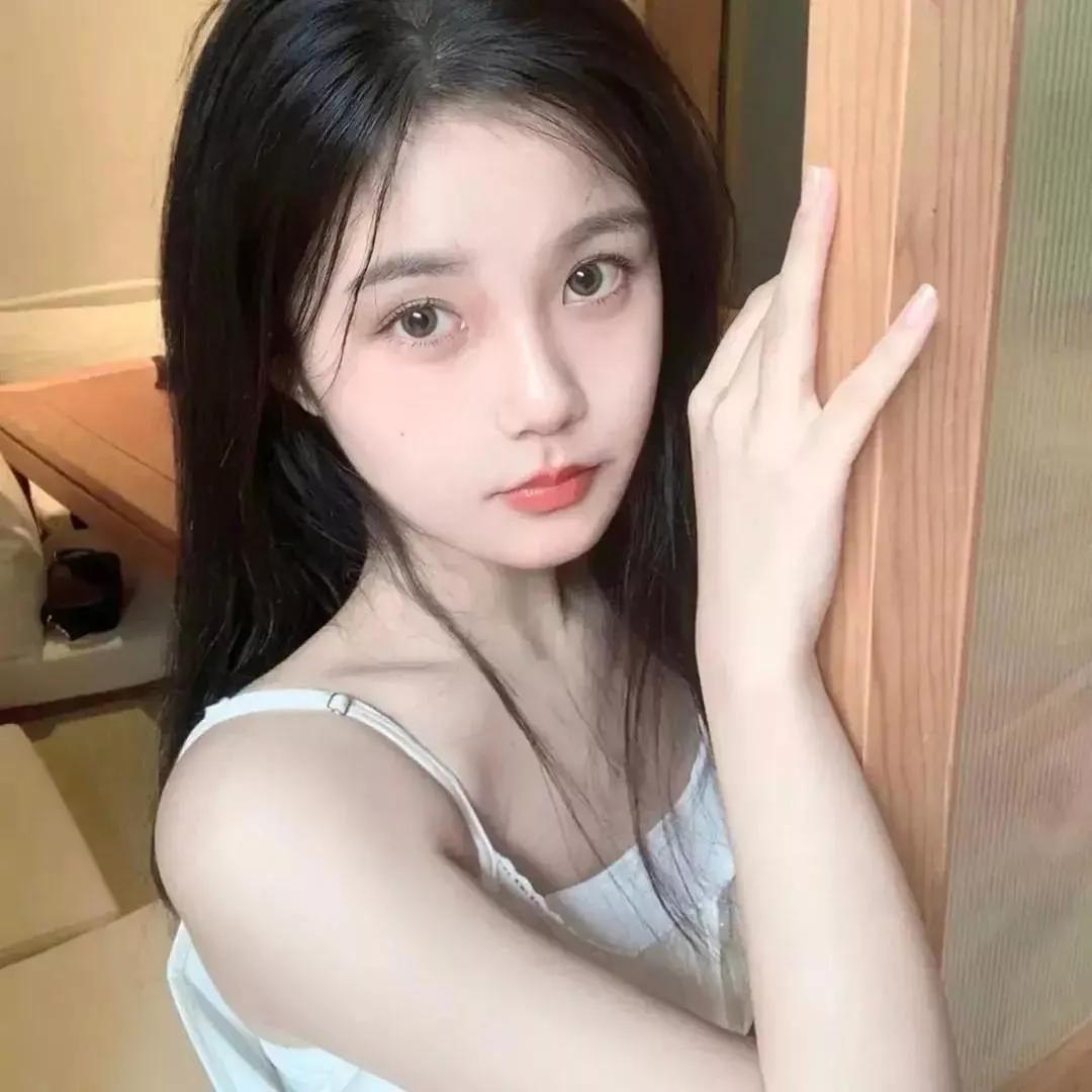 少女心爆棚的卧室自拍📸温柔卧室自拍卧室美人照温柔床榻自拍卧室柔美照卧室