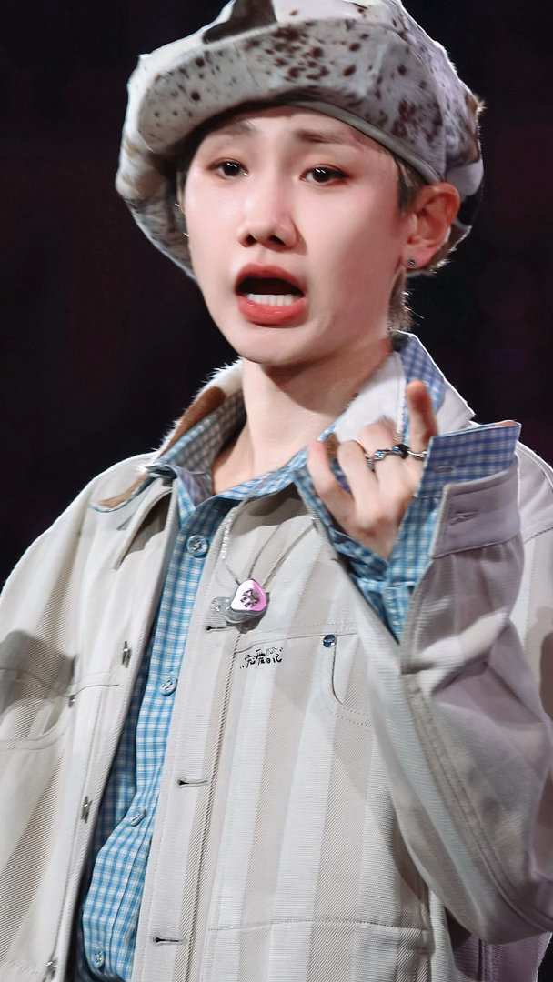 谁懂汪苏泷弹的这段间奏终于明白大家为什么反复循环，汪苏泷这段间奏处理得恰到好处