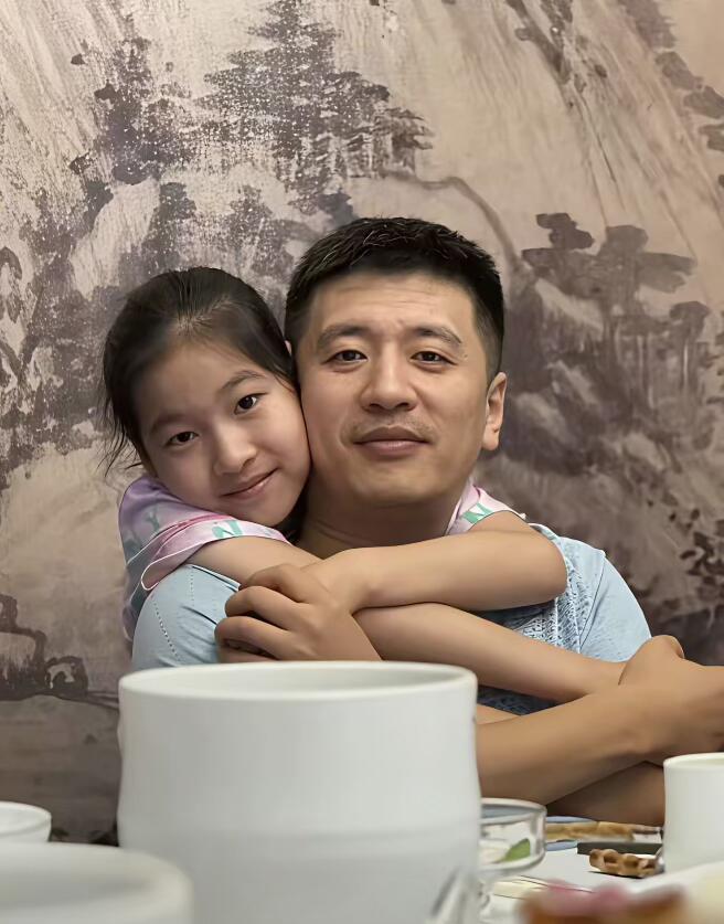 张雪峰去世了！他最放心不下的人，不是他的妻子李丽婧，也不是他的父母，而是他11