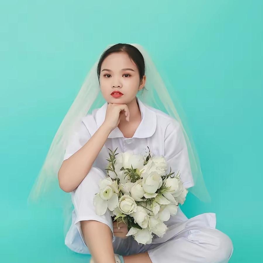 真的破防了，地铁上这一幕，比任何鸡汤都戳心。22岁的