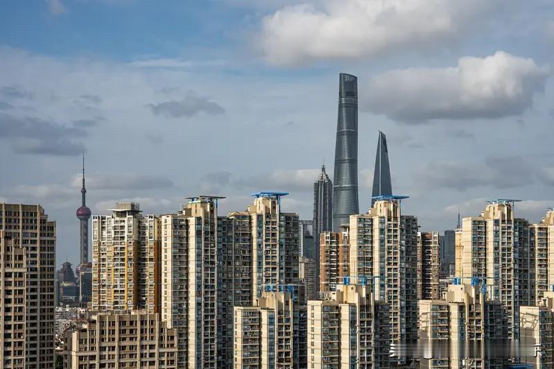 上海楼市没那么热，还有一个因素。就是上海楼市那些房产中介的日子并不好过。这段