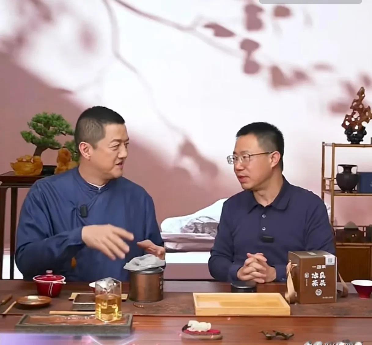 昨晚，抖音带货榜的格局，被一个“外行”血洗了。李亚鹏直播间，4小时干出7500