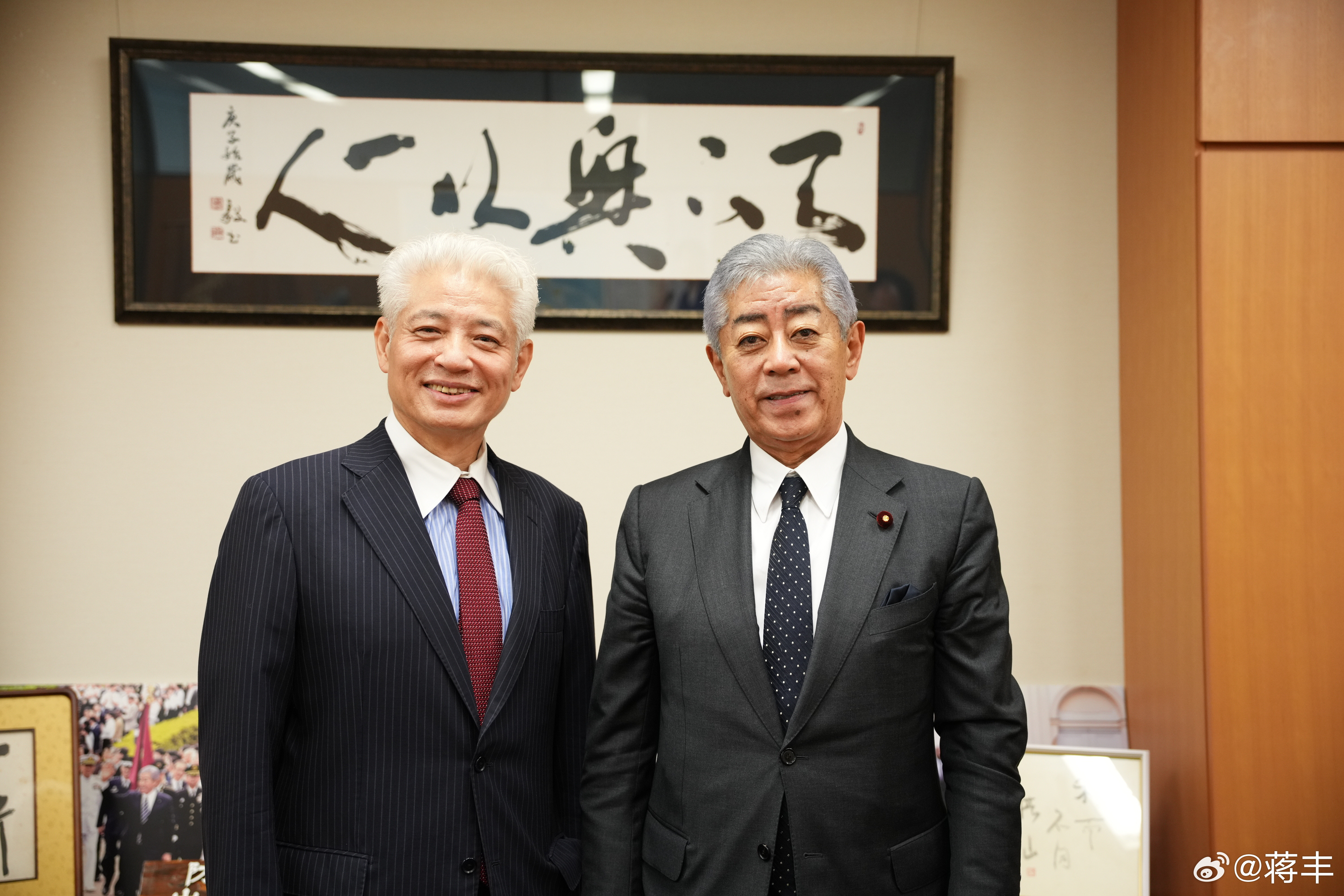 #蒋丰微观#今天上午，我作为香港新闻社日本分社总编辑前往日本众议院第二议员会馆，采访了刚刚访华归来的