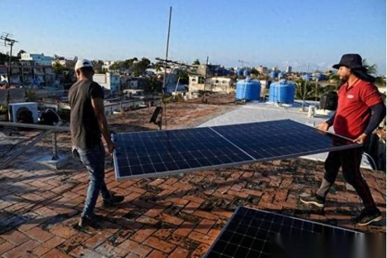 万万没想到，把古巴从每天停电二十小时的绝境里拉出来的，不是哪国的运油船，而是中国