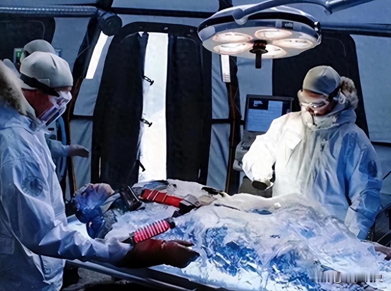 美国一富豪被冷冻50年，原定2017年苏醒，解冻时工作人员紧急叫停！🤫一九