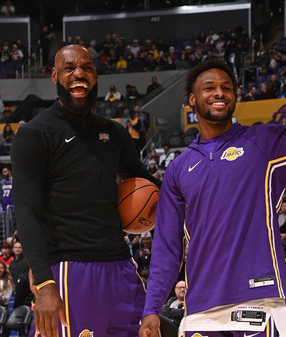 哈利伯顿简直不敢相信詹姆斯在奥运会训练中的表现有多棒。哈利伯顿说：“我永远不