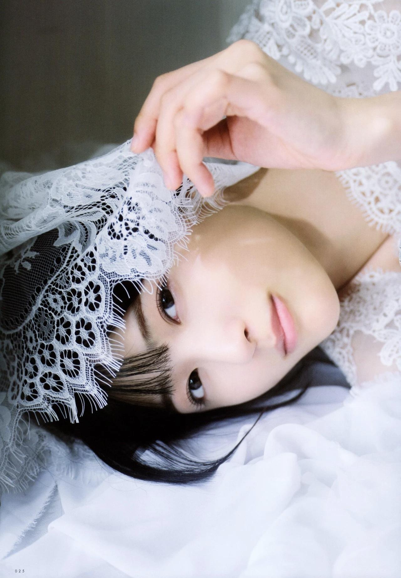 百城茉央写真集，黑白穿搭风格好迷人