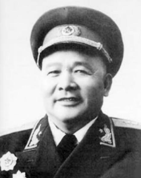 60年周总理遇到徐海东，主动要求为其建房子，徐海东：我不能答应1960年7月，