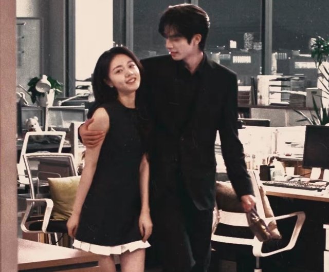 宋威龙恋情疑云再升级，与赵今麦因戏生情，暧昧细节藏不住！两人合作《骄阳似我》期间