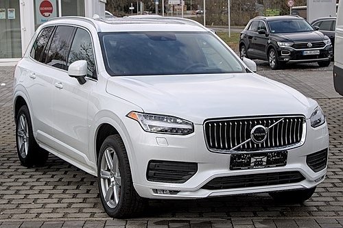 2015年上市的沃尔沃XC90，10年之后迎来了第二次改款，没有换代。2018年