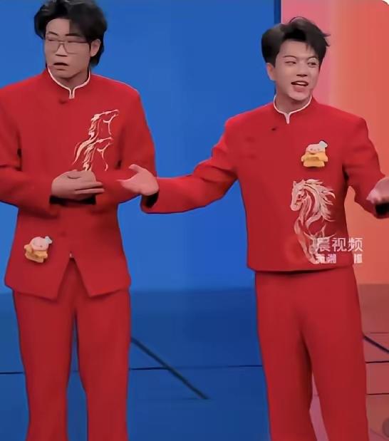 这个是相声吗？双人不好笑的脱口秀吧。