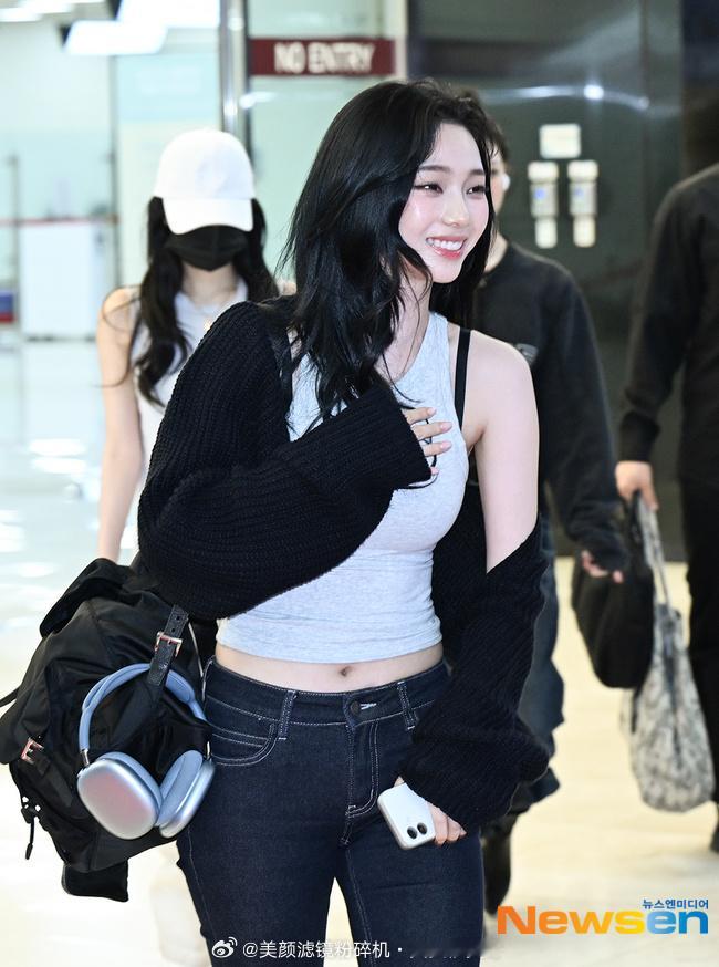 柳智敏，金玟庭今日机场到达新闻图​​​