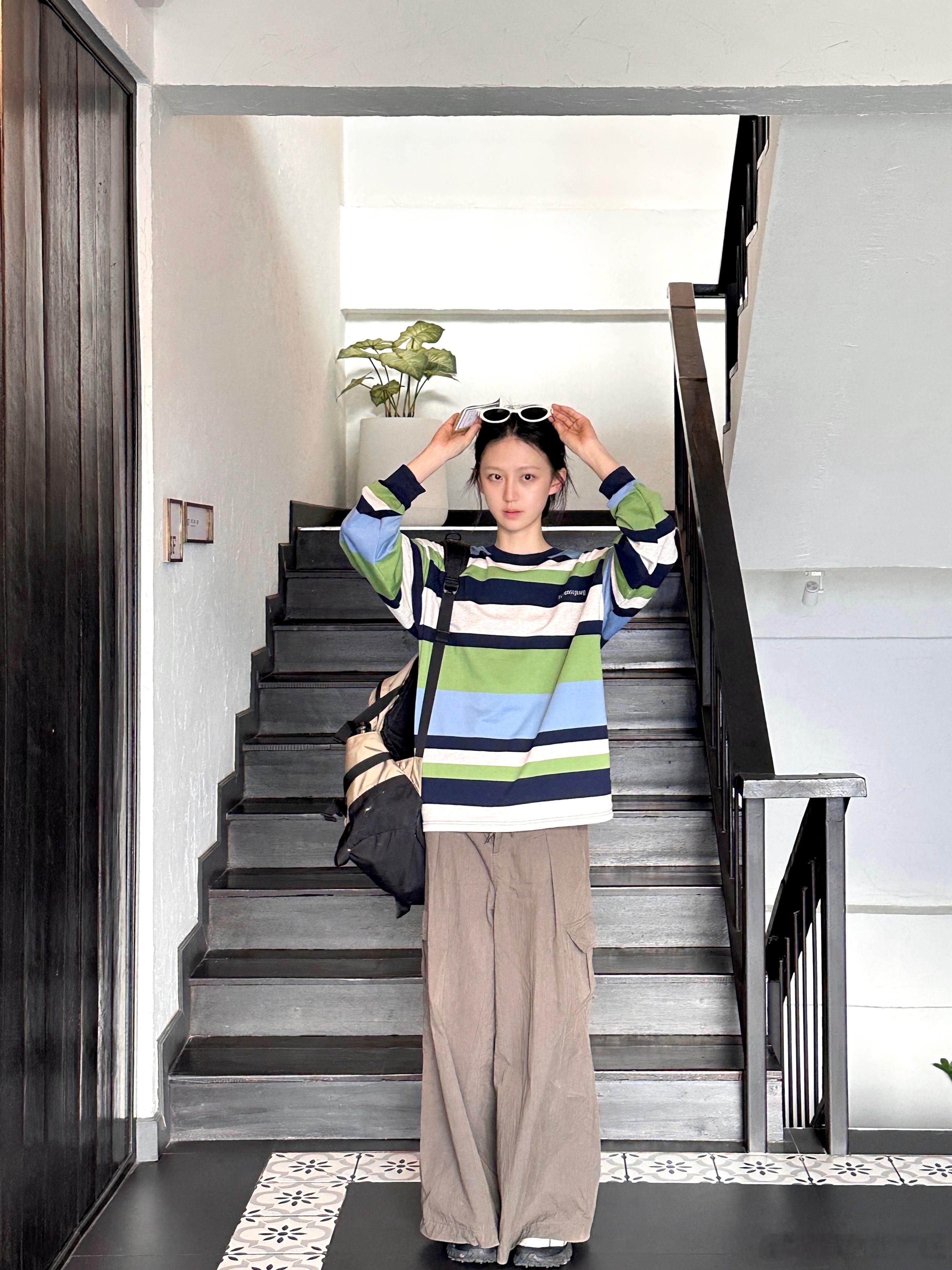 清迈住的第一家酒店这块楼梯特别适合拍ootd！于是每天出门前的outfitch