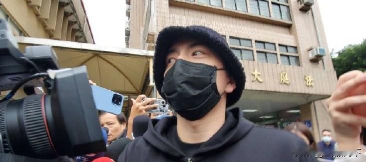 王大陆啊王大陆你说你留着聊天记录干嘛，这下好了，被一锅端了吧，这剧情比电视剧还狗