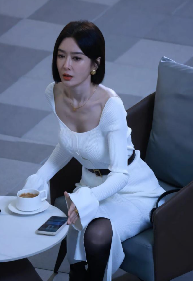 秦岚的气质姐姐穿搭太迷我了！