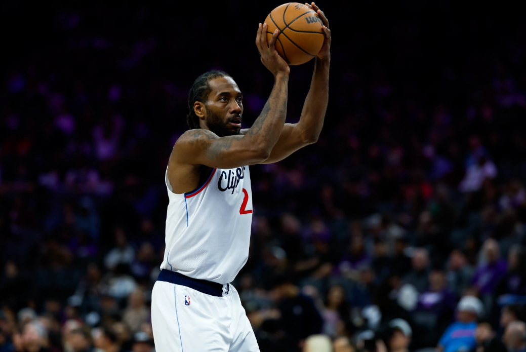 这还是我们认识的快船吗？太厉害了，莱昂纳德攻防一体不愧是当代乔丹，快船力克尼克斯