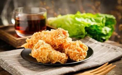 你可能每天都会吃上一些零食，或者喝一瓶“无糖”饮料，想着它们的低卡路里特性对健康