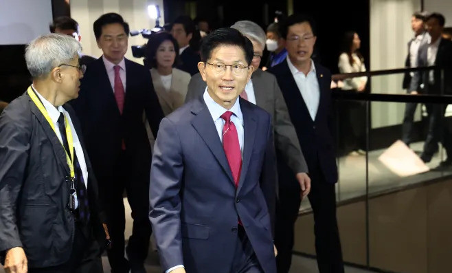 韩国大选，金文洙要李在明道歉天啊！韩国大选真是跌宕起伏，