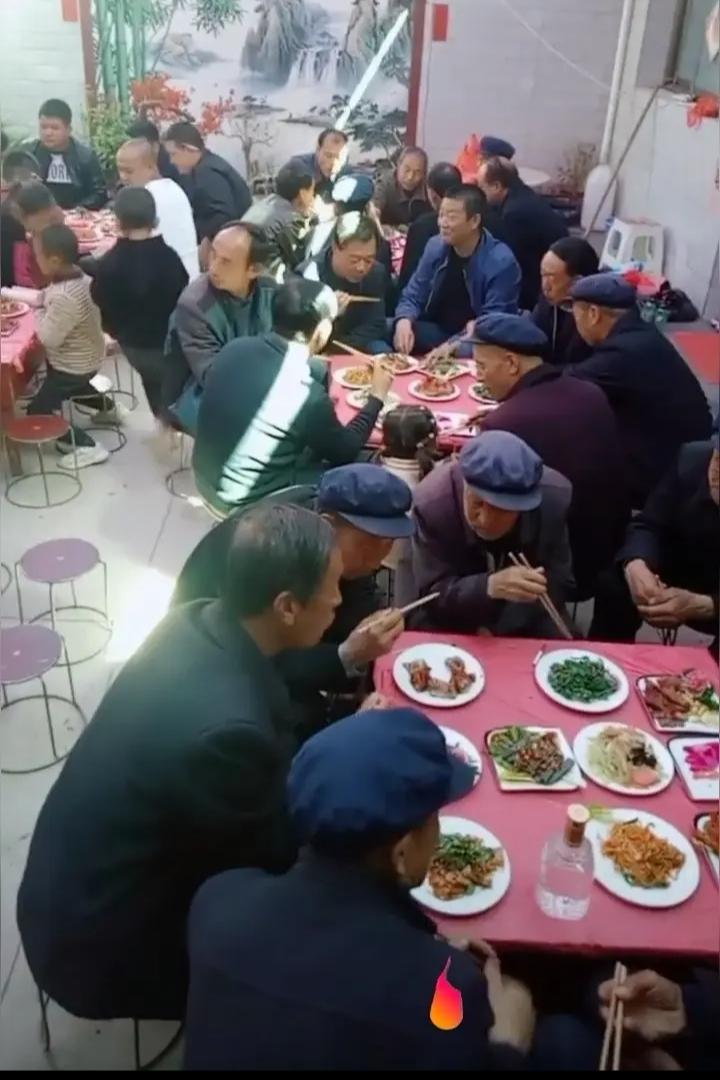 升学宴请哪些人最合适？现在离各高校开学只有几天时间，正是升学宴高峰期，局外人提